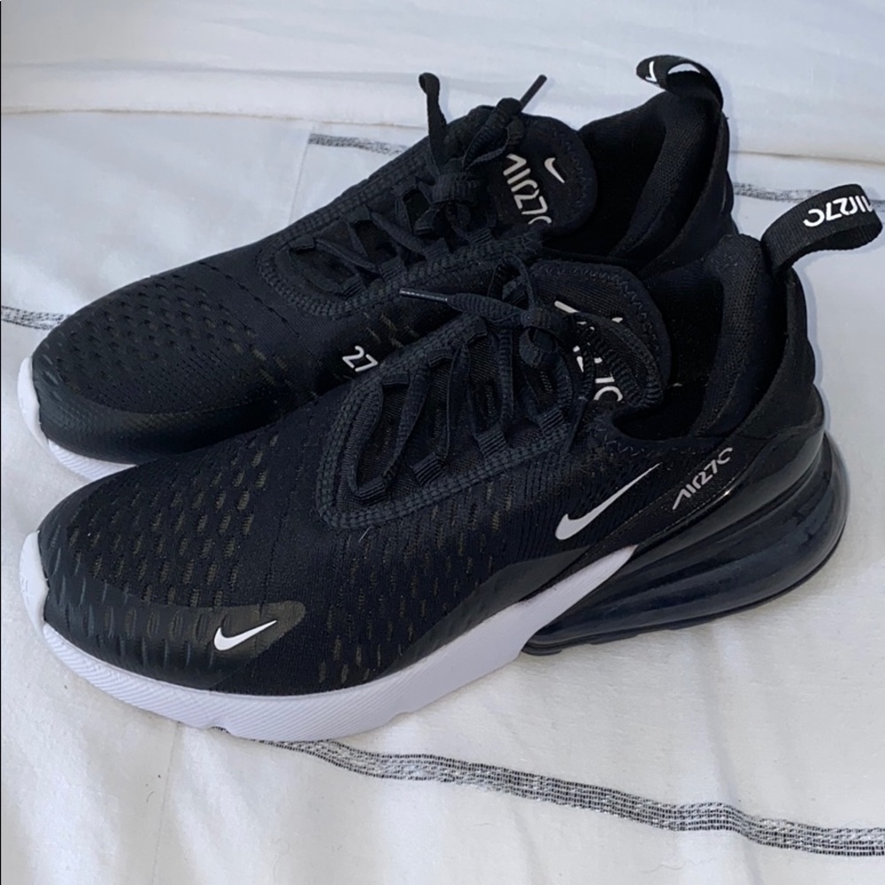 Nike Air Max 270 Women’s Sneakers